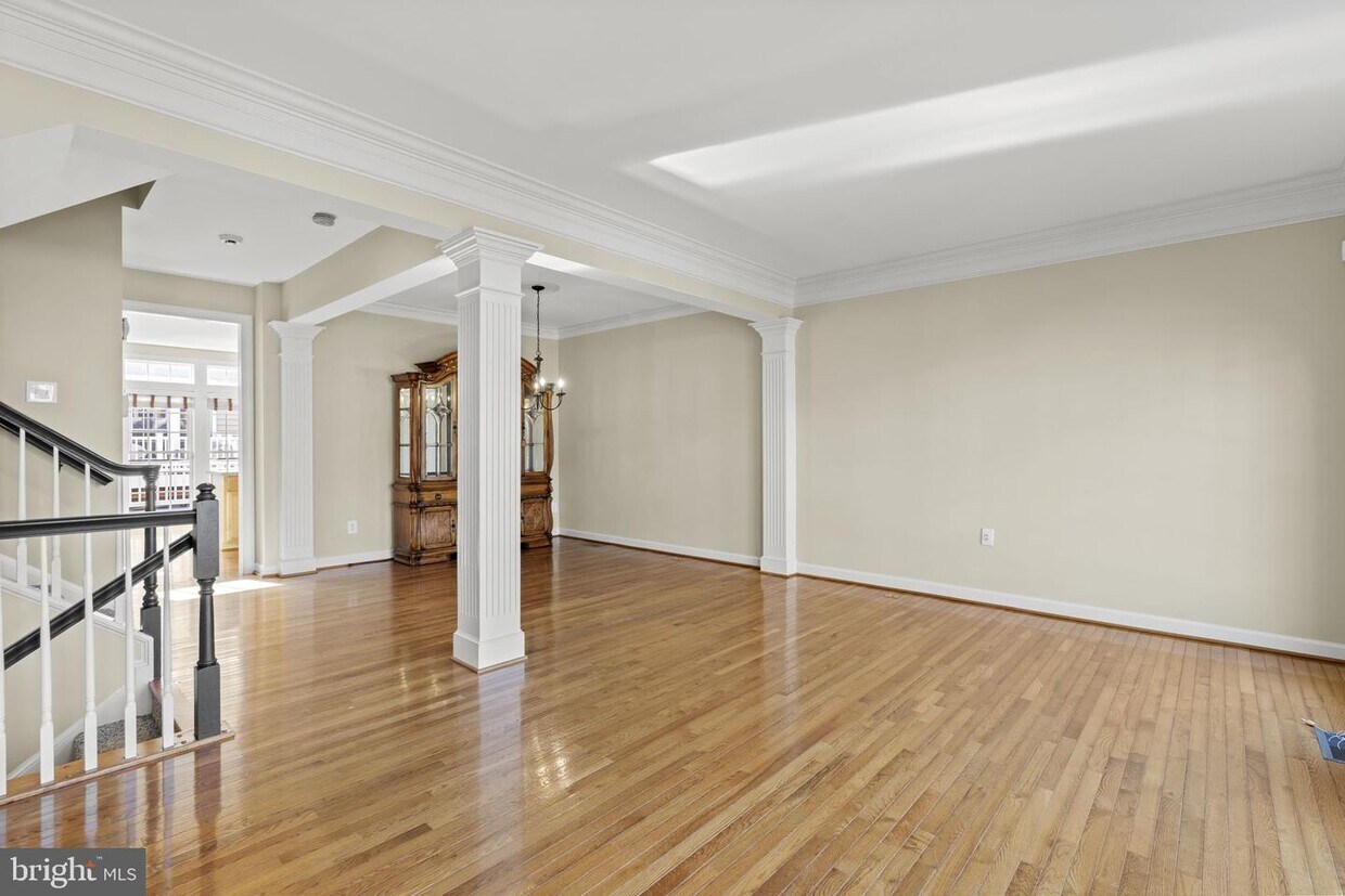 Foto principal - 8436 Chaucer House Ct