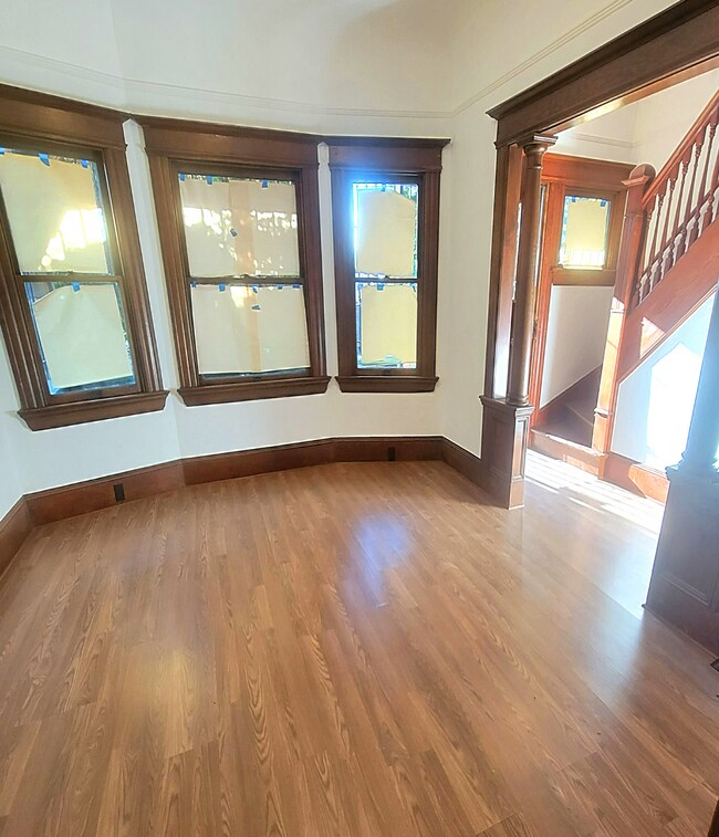 Foto del edificio - 2747 McGee Ave