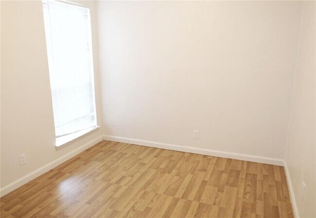 Foto del edificio - 2710 S 1st St