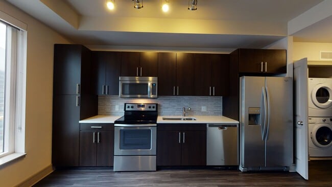Interior Photo - 100 Pier 4