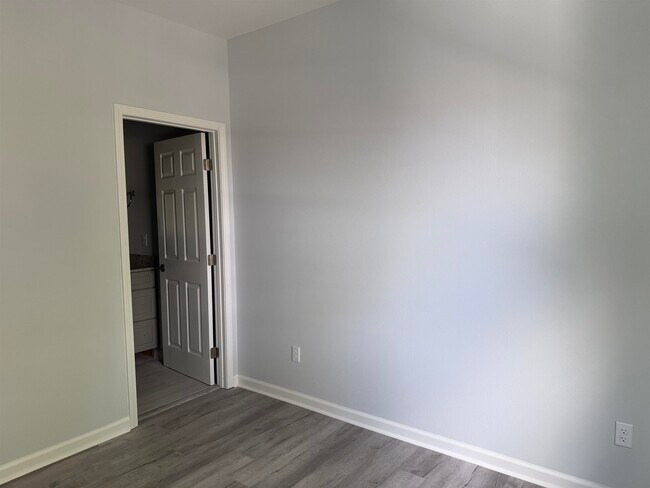 Foto del edificio - 2111 Owens St