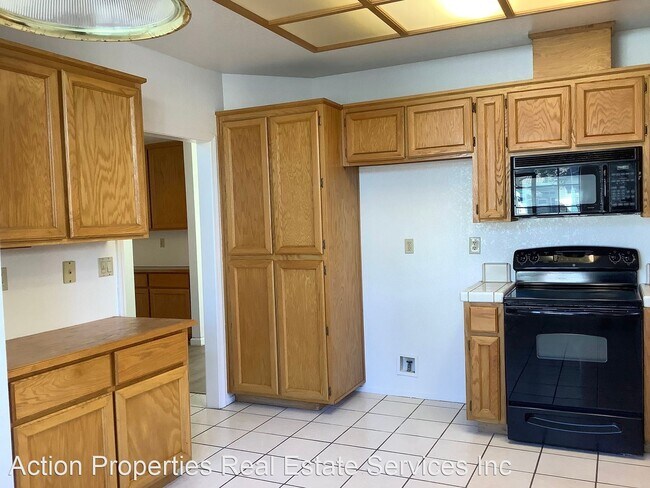Building Photo - 3 br, 2 bath House - 611 Vernon Oaks Drive
