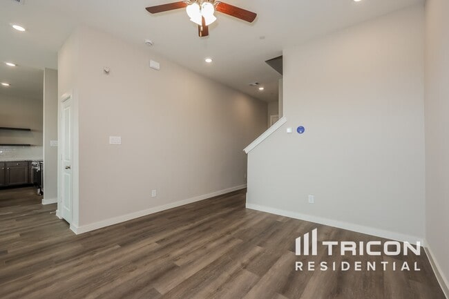 Foto del edificio - 302 Northall Ct