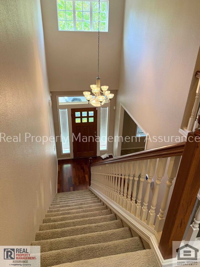 Building Photo - 13611 NW Stonebridge Dr