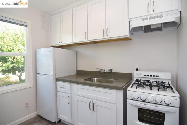 Building Photo - 2644 Acton St