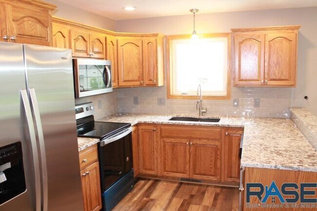 Building Photo - 6604 S Audie Dr