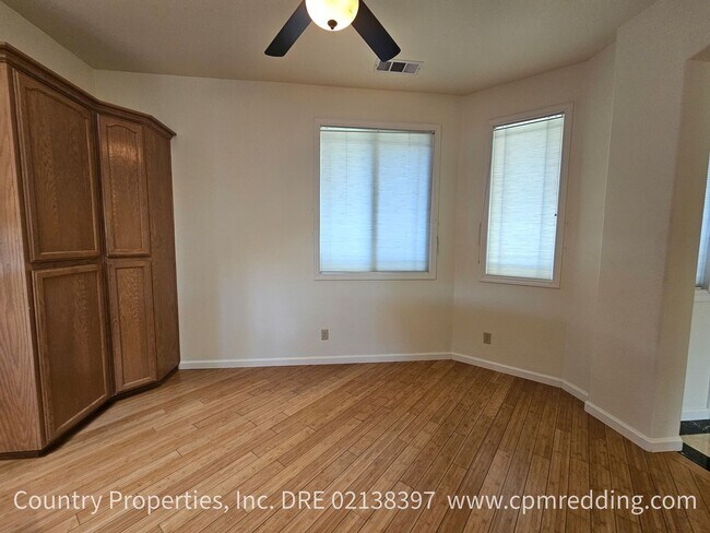 Foto del edificio - 1225 River Ridge Dr