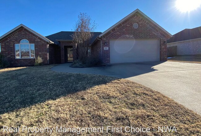 Foto del edificio - 4 br, 2 bath House - 320 Beasley Drive