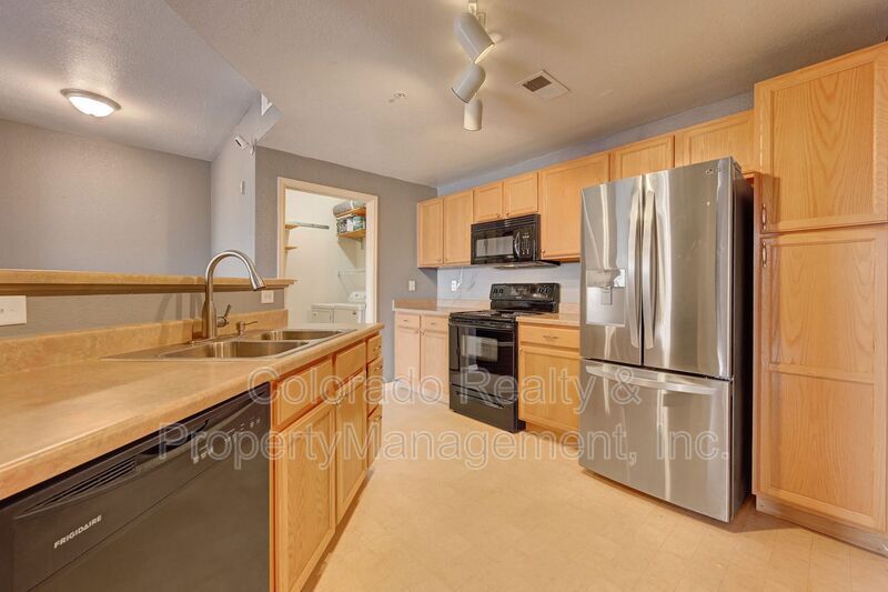 Primary Photo - 5694 N Gibralter Way