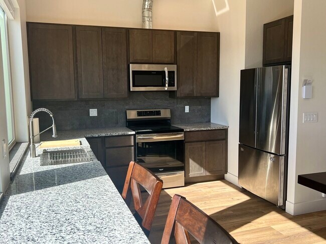 Foto del edificio - 516 Bourne Ln