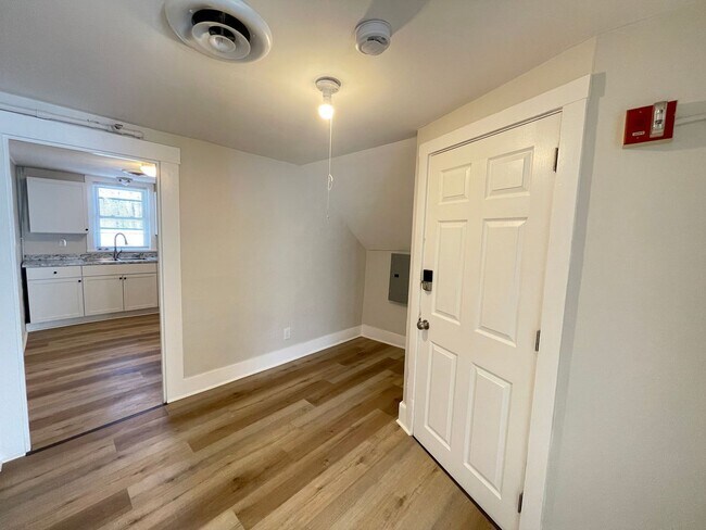 Foto del edificio - 98 Main St