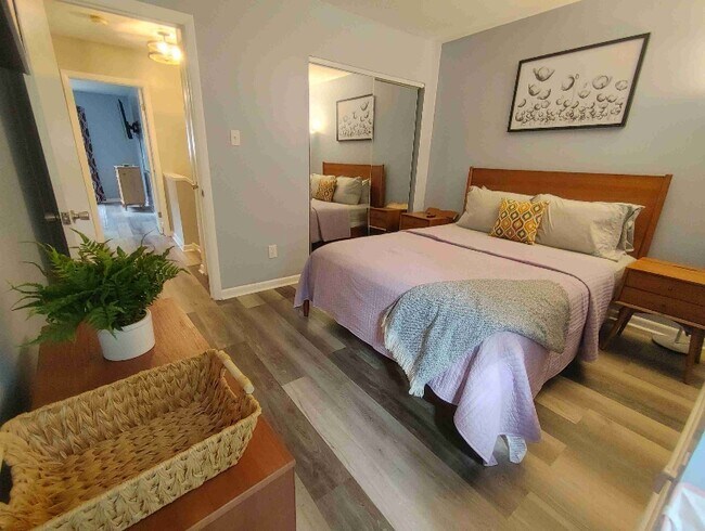 Foto del edificio - 217 Village Ln