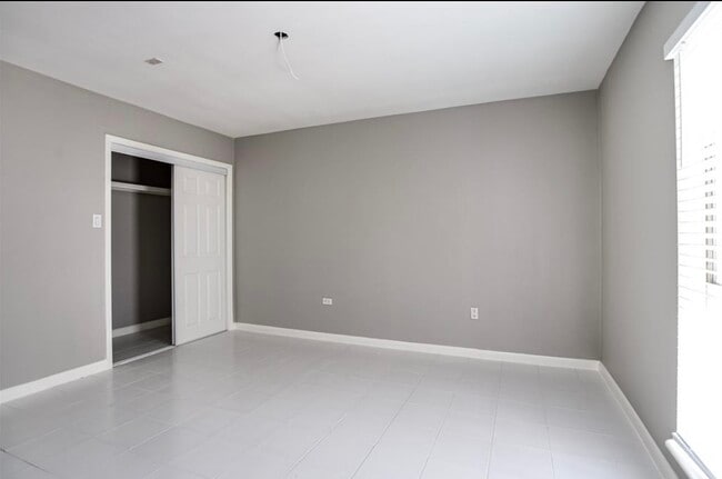 Foto del edificio - 14319 Henry Rd