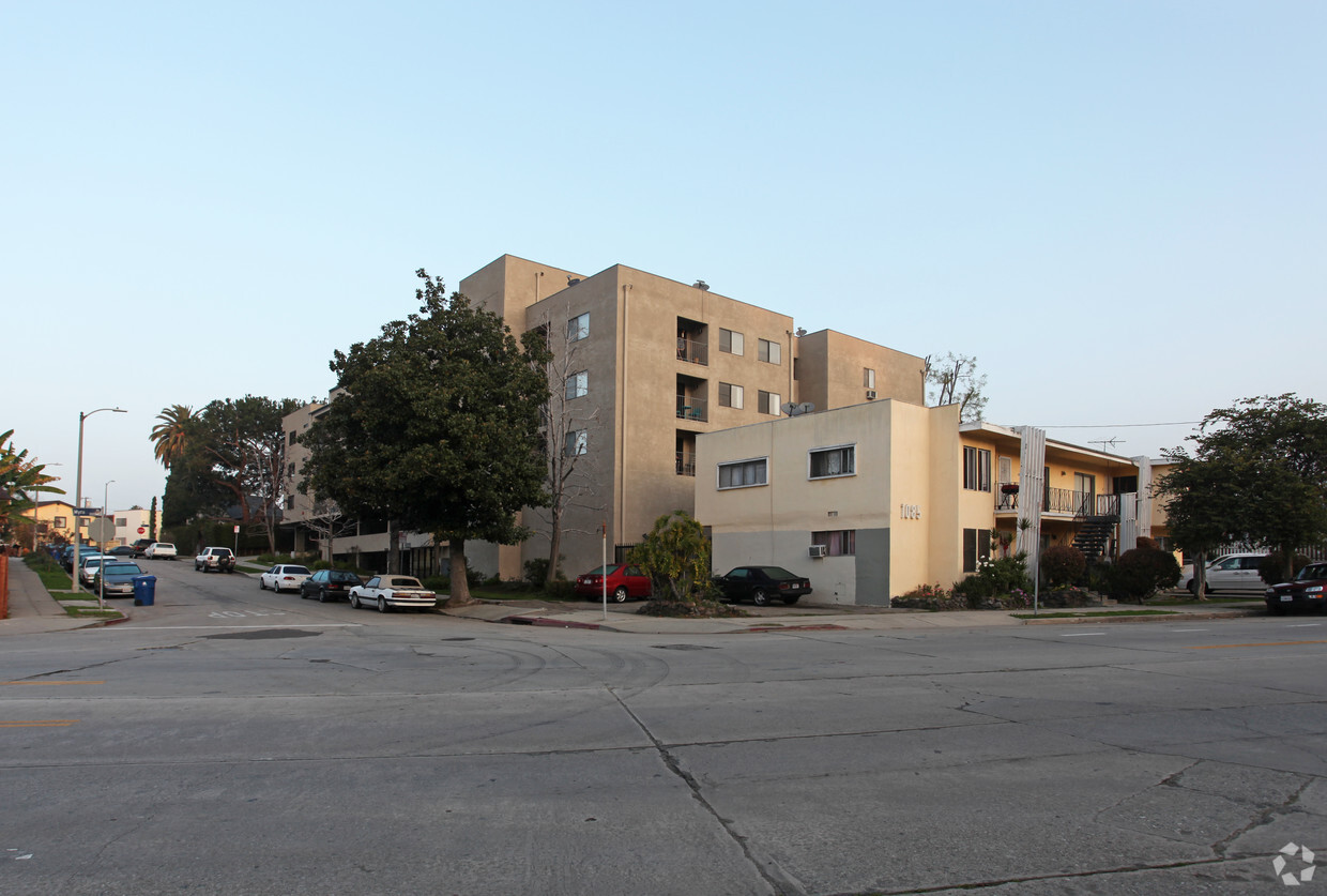 Primary Photo - Del Mar Apartments