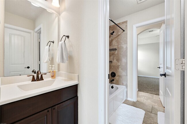 Foto del edificio - 7847 Mesquite Manor Ln