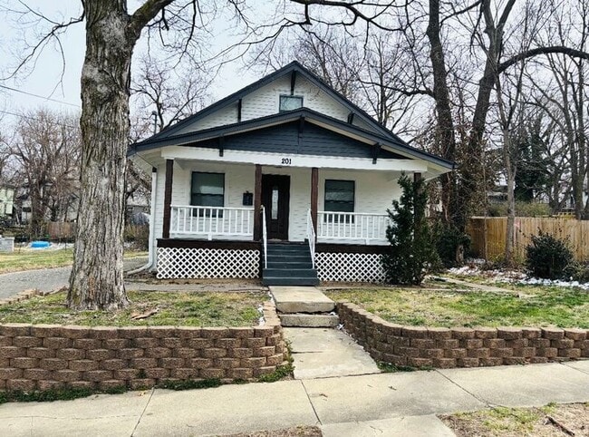 Building Photo - 201 S Crysler Ave