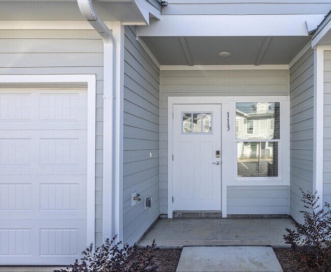 Front of Home - 113 Date Palm Ln
