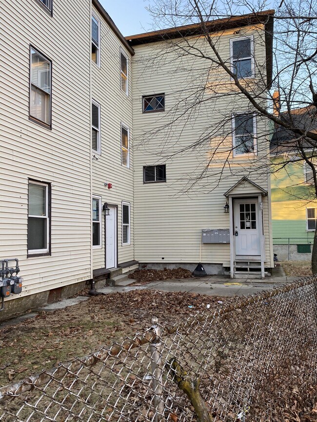 177 Belmont St Unit 3L, Worcester, MA 01605 Apartment for Rent in