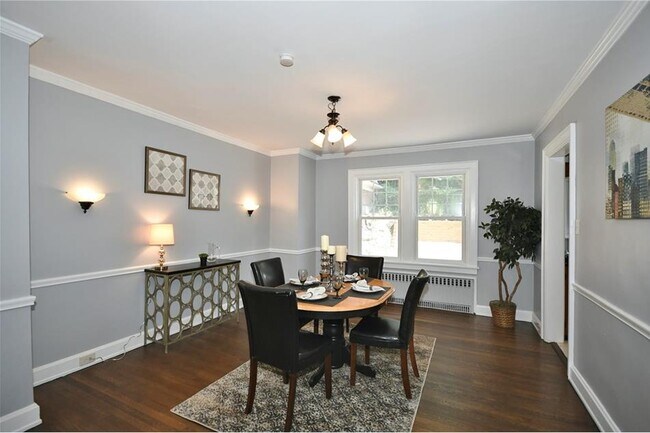 Foto del edificio - 5463 Wilkins Ave