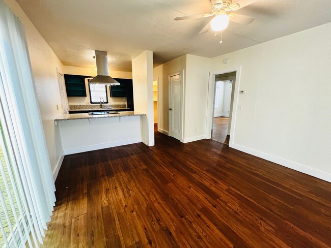 Foto del edificio - Large 2BD 1BA bungalow in NW OKC!!