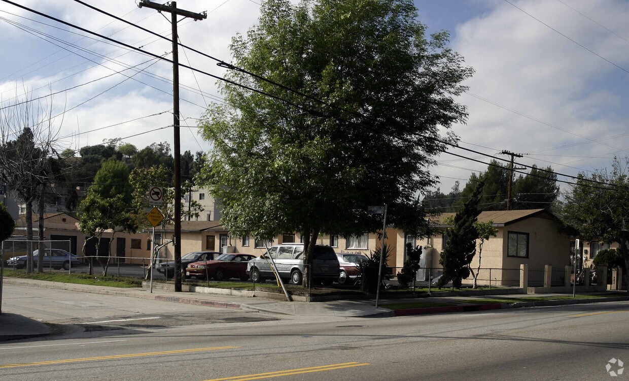 Primary Photo - 6739-6747 N Figueroa St