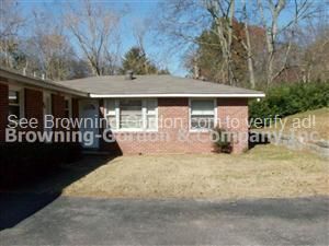 Primary Photo - One bedroom duplex (back section only) in ...