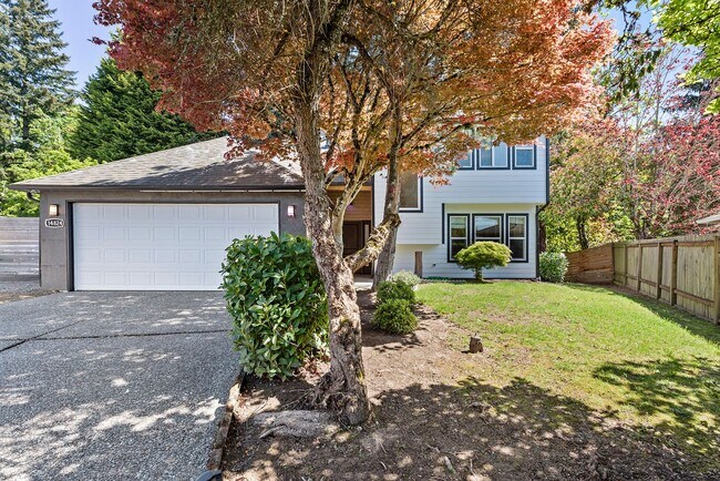 Foto del edificio - Updated 4BR Home in Norway Hill | Modern Kitchen, Covered Deck & Prime Bothell Location