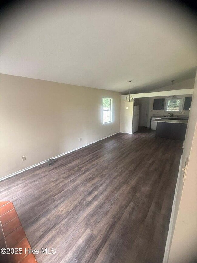 Foto del edificio - 137 Twinwood Dr
