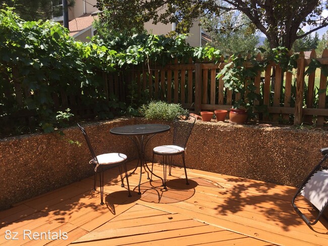 Building Photo - 2 br, 1 bath House - 3185 Redstone Lane D6