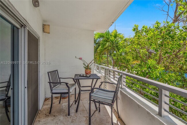 Building Photo - 7700 Collins Ave