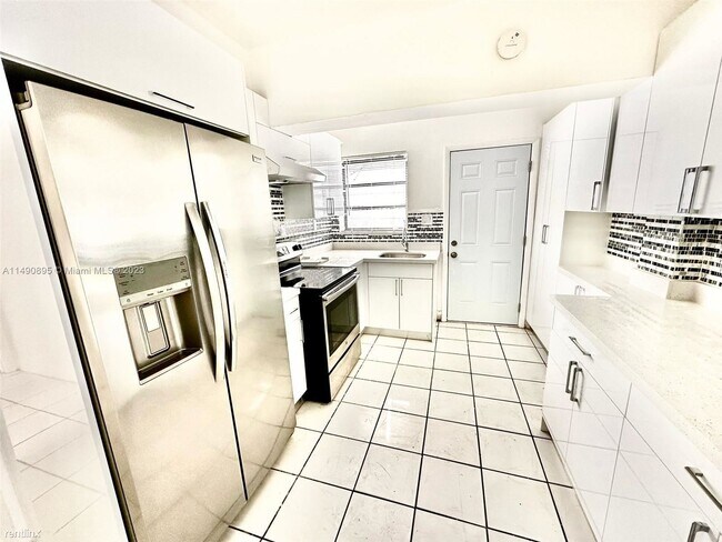 Building Photo - 3 br, 2 bath House - 8123 NW 5th Ct