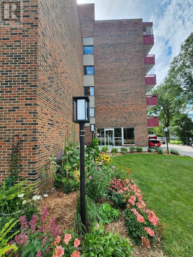 Primary Photo - 97-197 Nonquon Rd