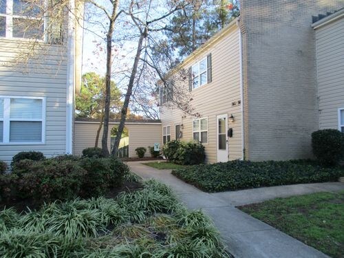 Building Photo - 151 Louise Dr