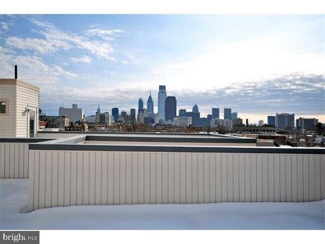 Building Photo - 904 N 16th St