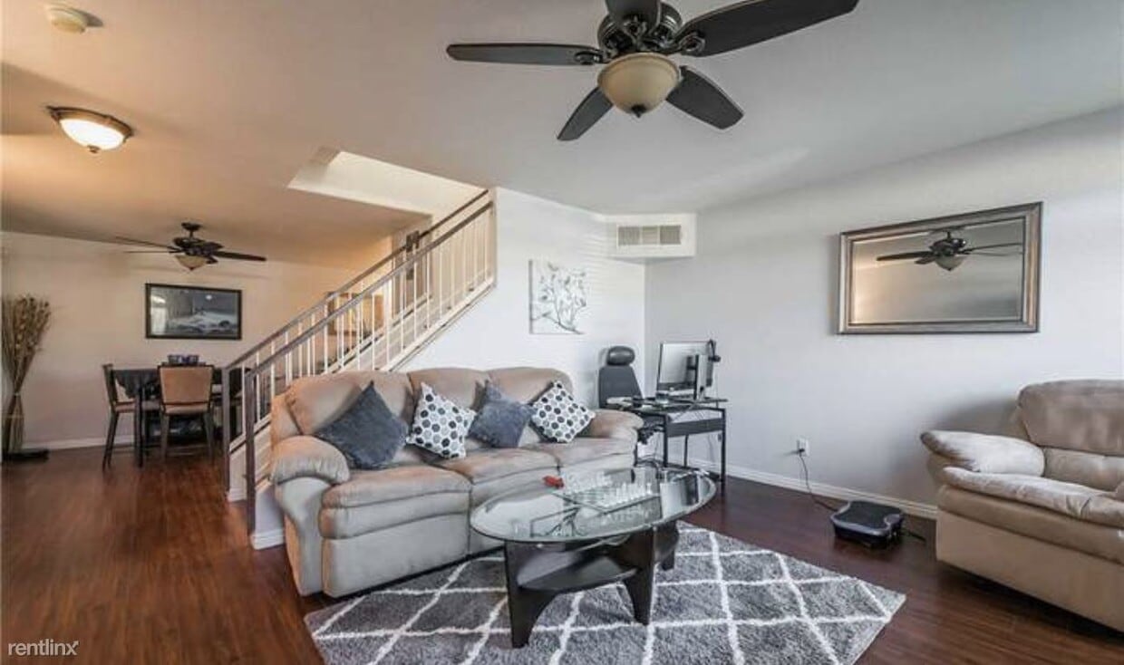 Primary Photo - 3 br, 2.5 bath Townhome - 10209 Rolling Tr...