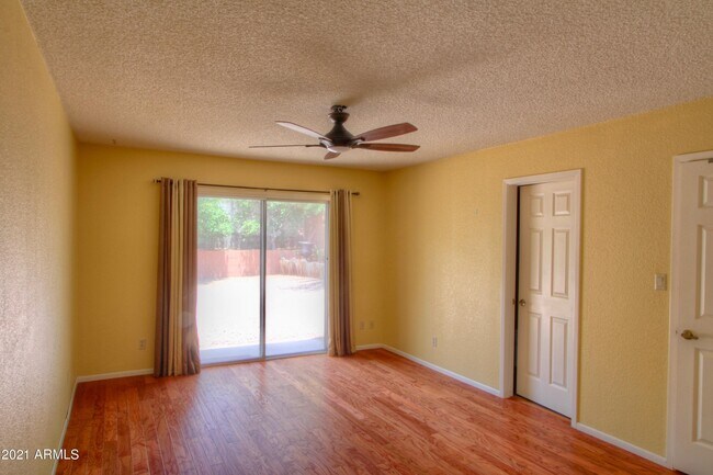 Foto del edificio - 6816 E Phelps Rd