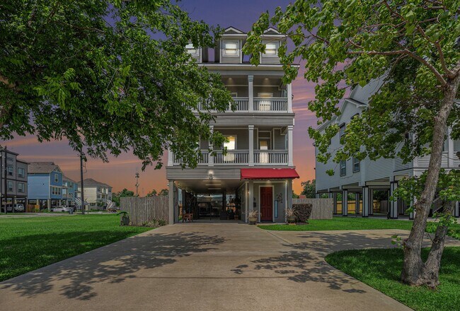 Foto del edificio - 1333 N Meyer Ave