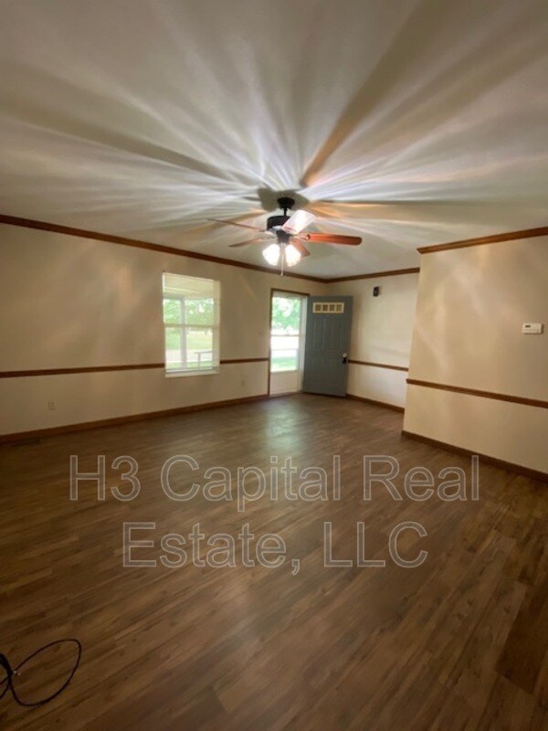 Foto del edificio - 102 Southgate Dr
