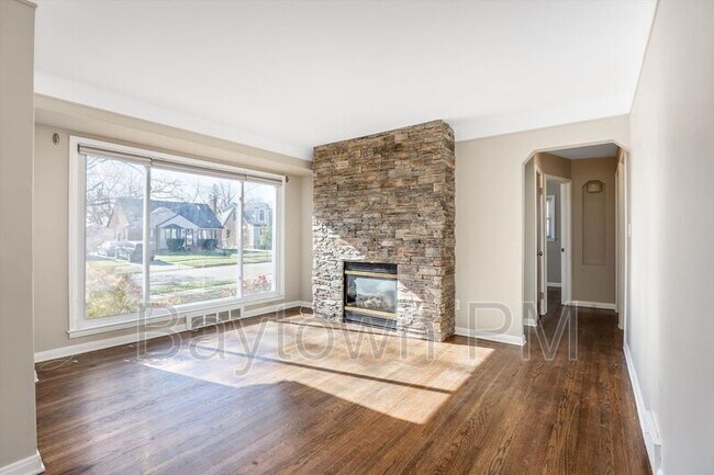 Building Photo - 2263 Manchester Rd