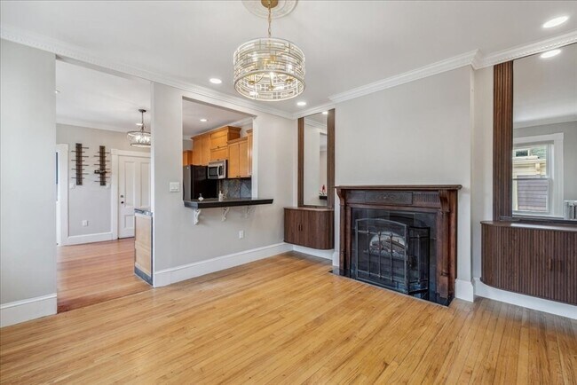 Building Photo - 46 Beacon St