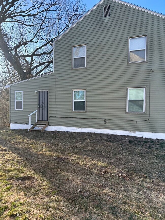 Foto del edificio - Two Story 3BED/2BATH Duplex *** Center Dis...
