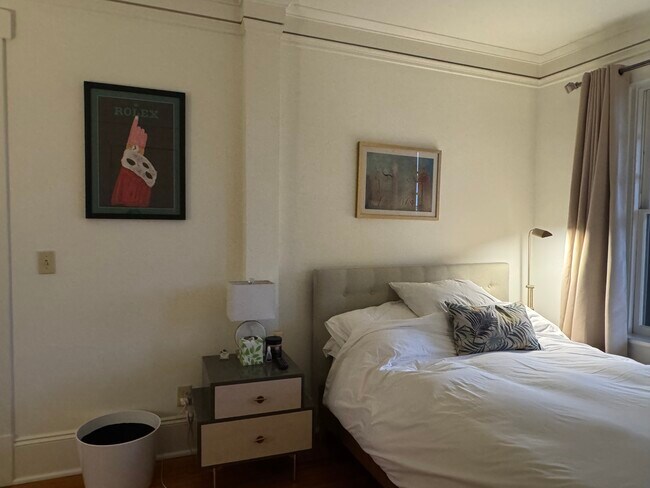 Foto del edificio - 266 11th St NE