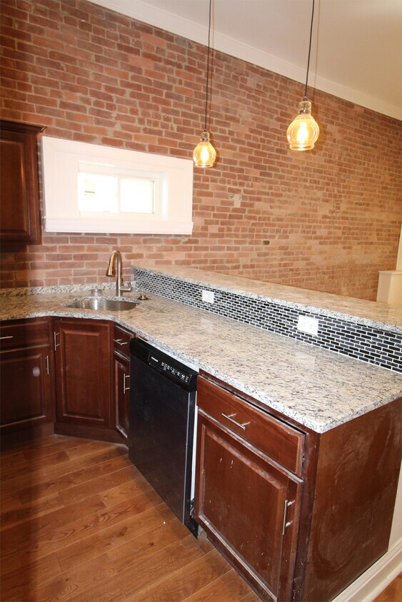 Primary Photo - 1207 Reddour St
