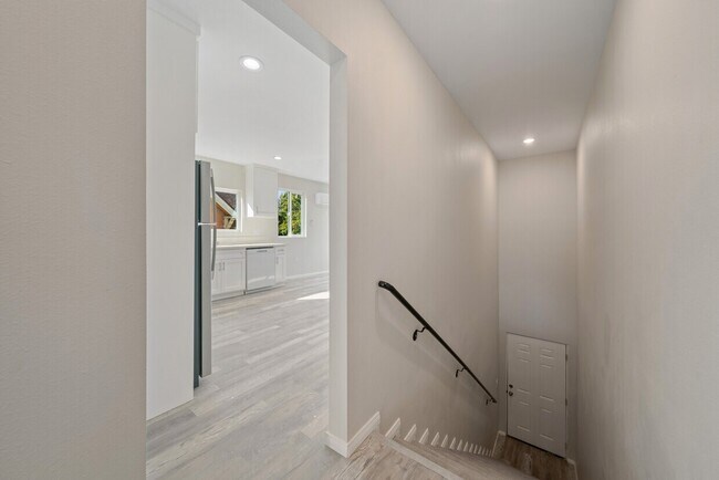 Foto del edificio - 324 W 51st St