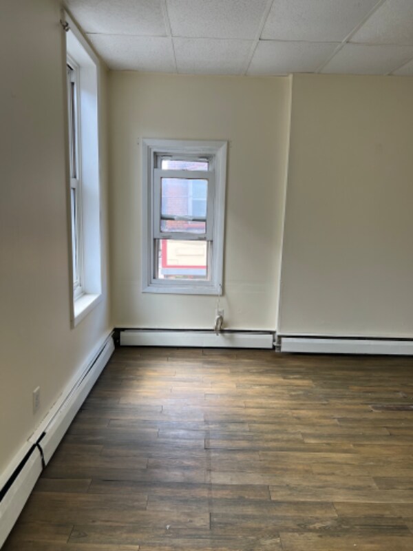 Building Photo - 193 Lark St