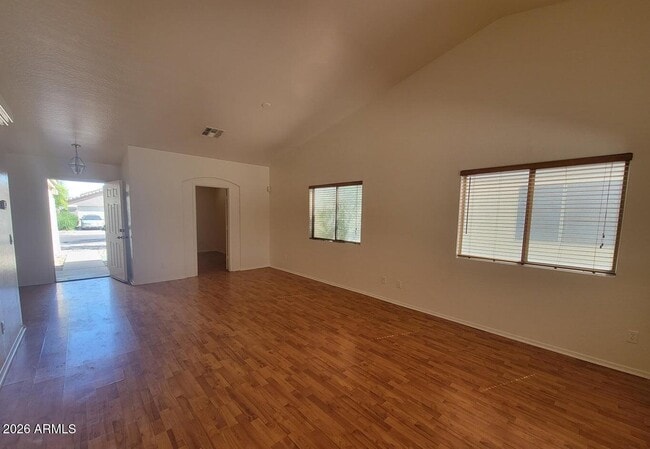 Building Photo - 3133 W Huntington Dr