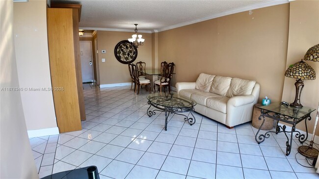 Building Photo - 2017 S Ocean Dr