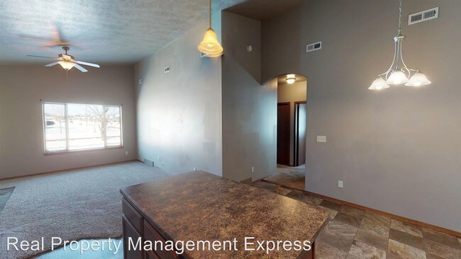 Foto del edificio - 1007 Legendary Dr