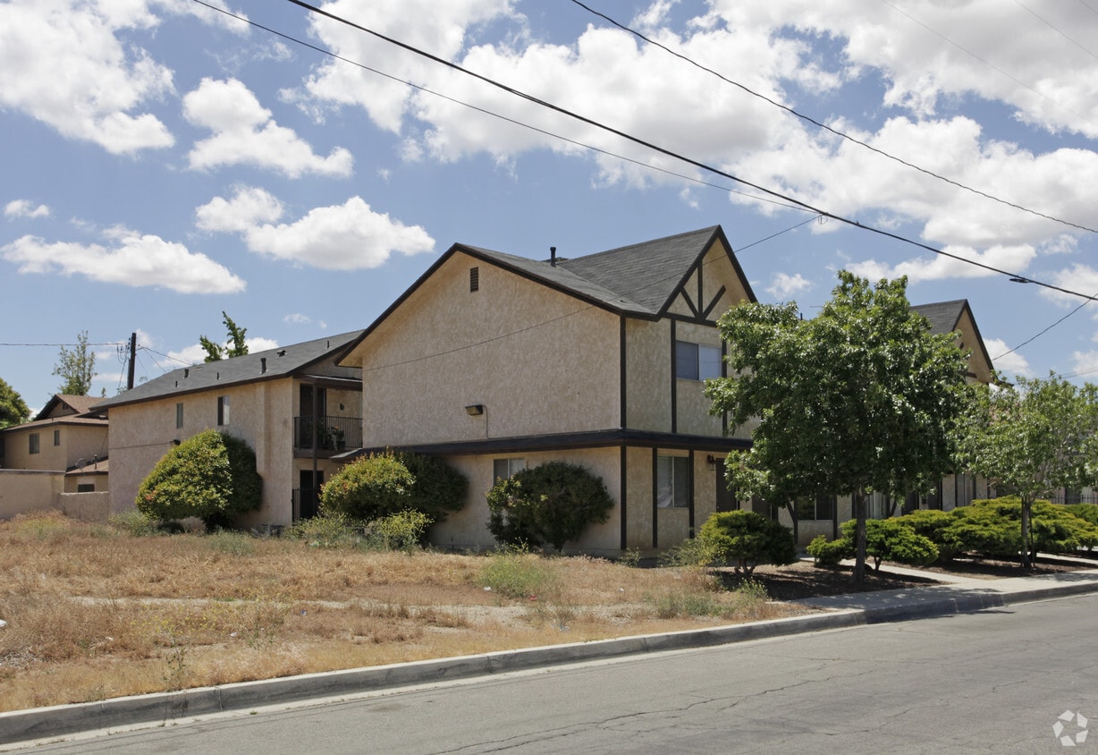 Building Photo - 504 E Q-3 S