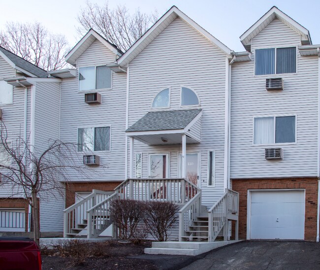 Foto del edificio - 925 Oronoke Rd